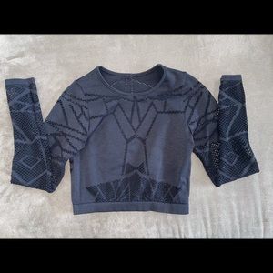 Fabletics Demi Lovato long sleeve crop